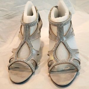 Easy Street Rhinestone Silver Party Shoes 8.5